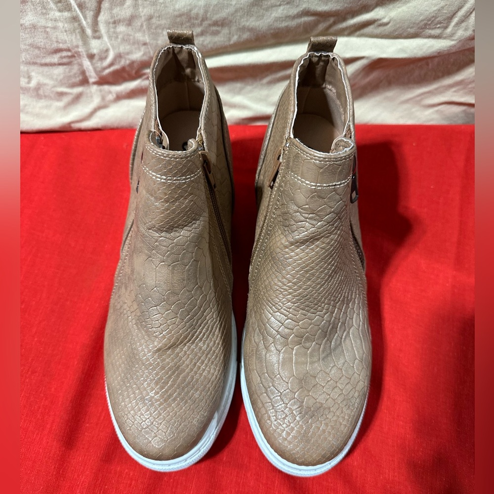 Outwoods Brown Snakeskin Wedge